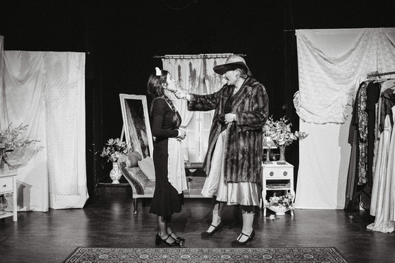 Maids DR - B&amp;W-150